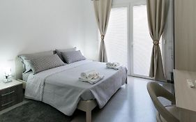 Byron Rooms